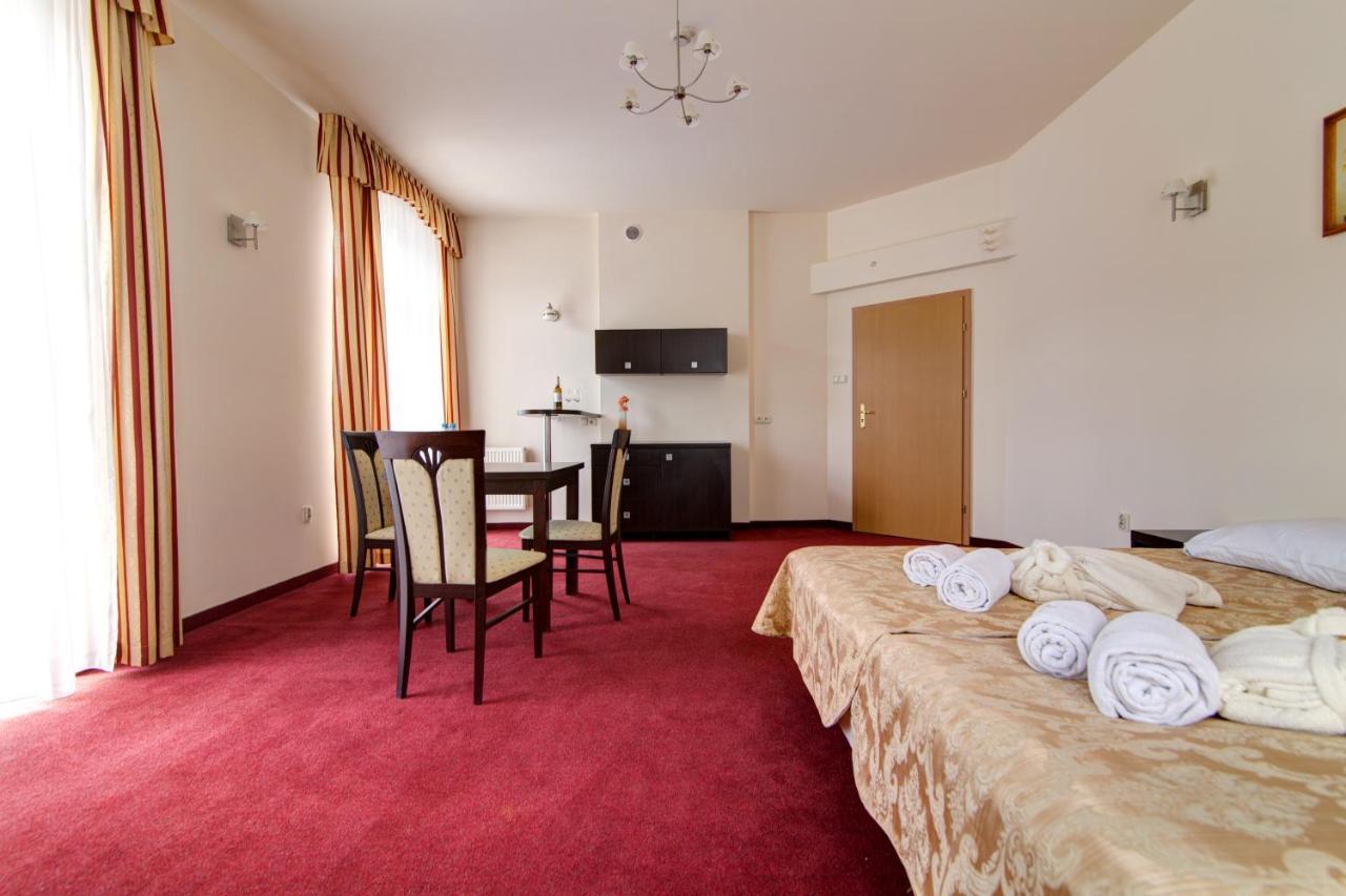 Renesans Apartmán *